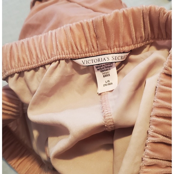 Victorias Secret Womens Lounge Sleep Shorts Size L Velour Feel Ruffled - Picture 3 of 3